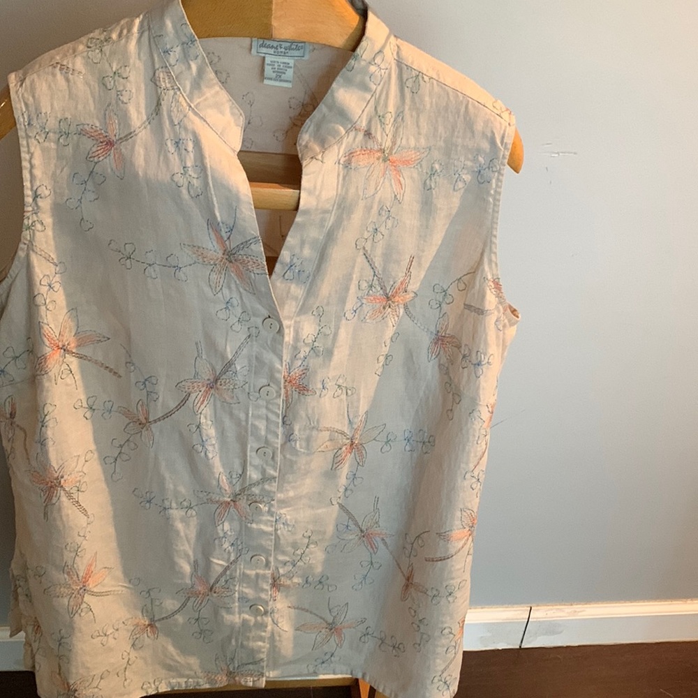 Dean & White button front sleeveless linen top